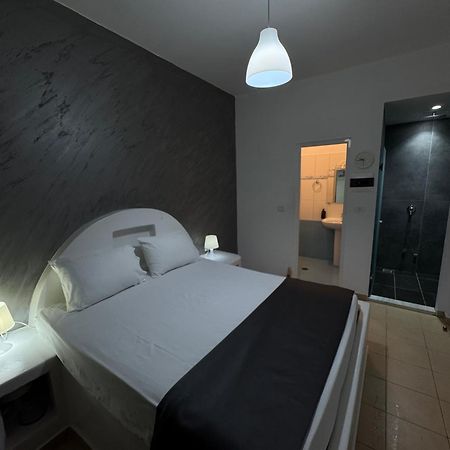 Hotel Two Mermaids Ksamil Bagian luar foto