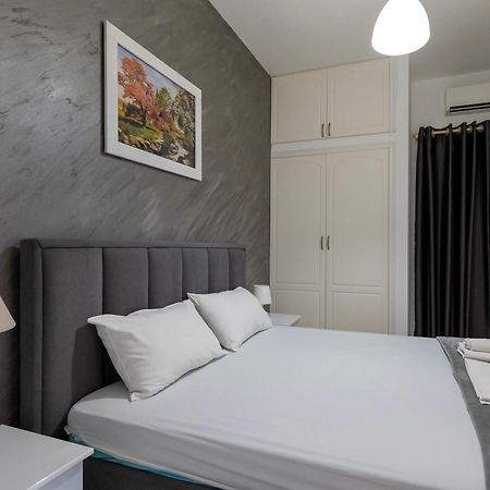 Hotel Two Mermaids Ksamil Bagian luar foto