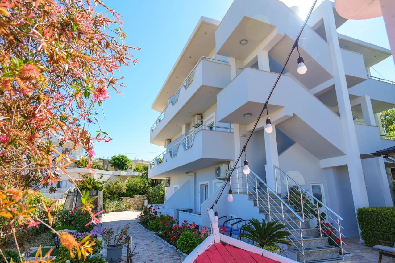 Hotel Two Mermaids Ksamil Bagian luar foto