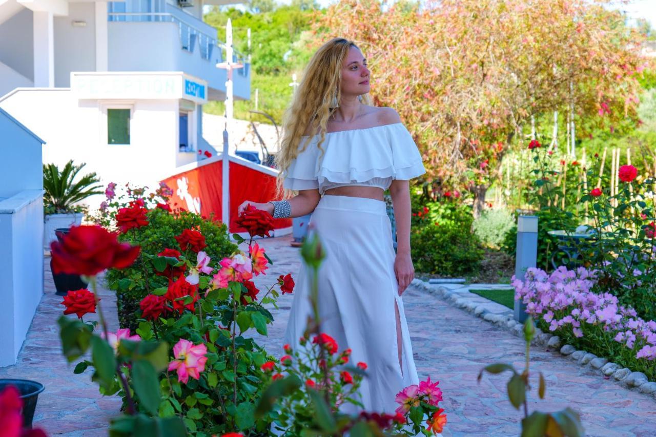 Hotel Two Mermaids Ksamil Bagian luar foto