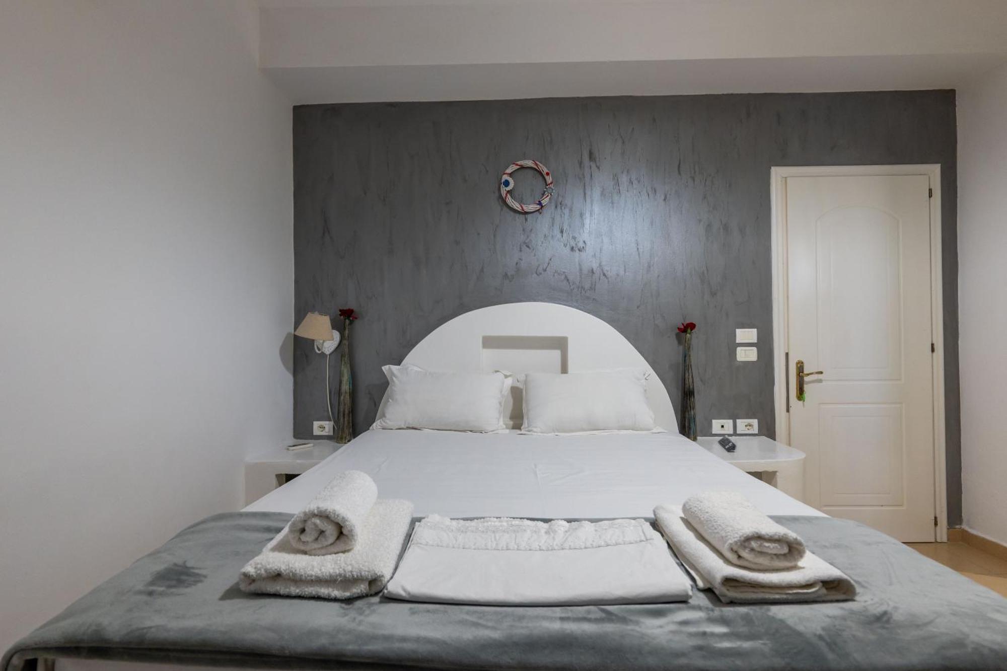 Hotel Two Mermaids Ksamil Bagian luar foto