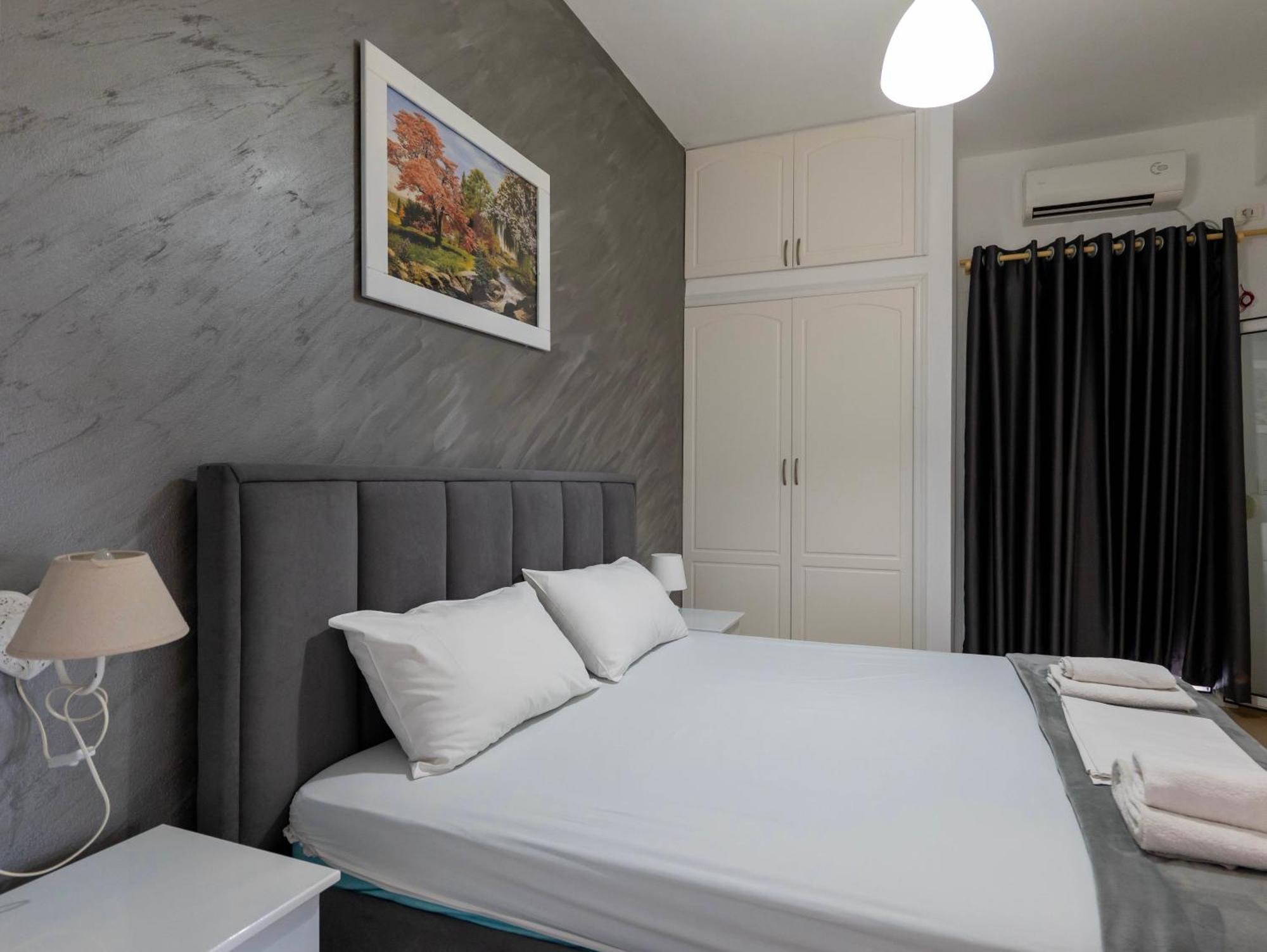 Hotel Two Mermaids Ksamil Bagian luar foto