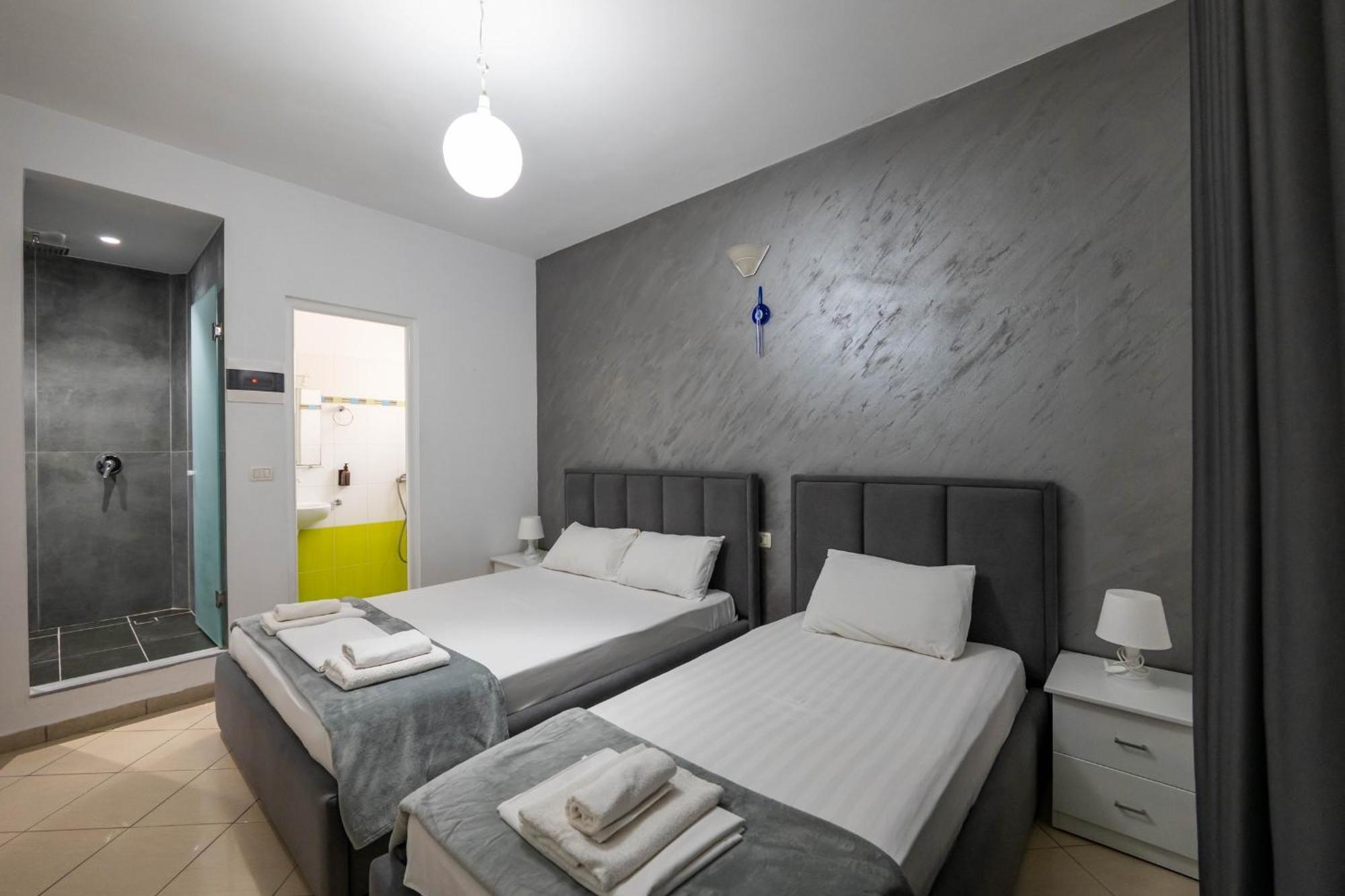 Hotel Two Mermaids Ksamil Bagian luar foto