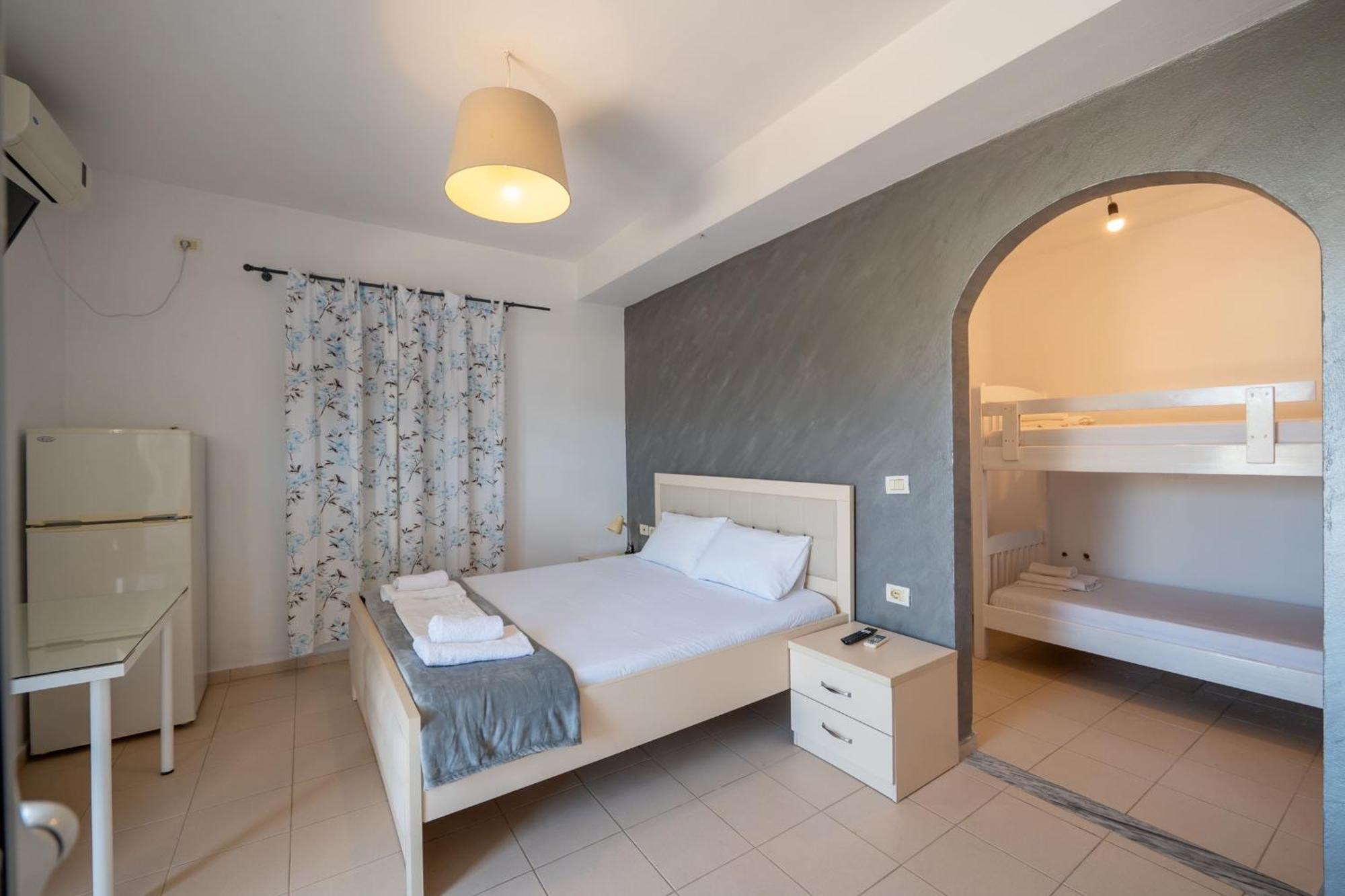 Hotel Two Mermaids Ksamil Bagian luar foto